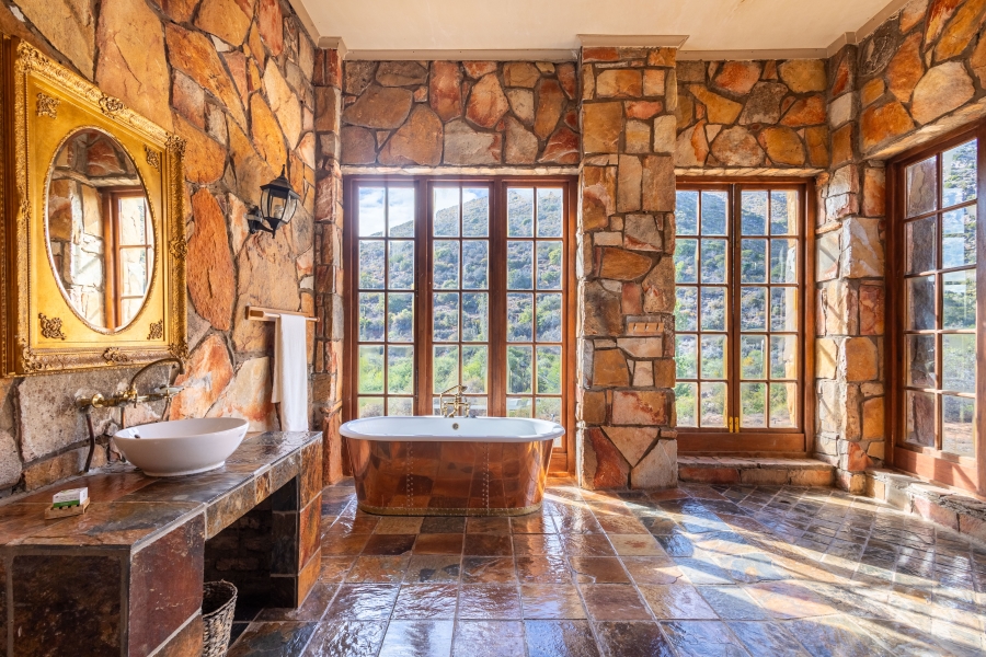 5 Bedroom Property for Sale in Uitenhage Rural Eastern Cape